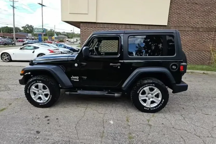 2019 Jeep Wrangler Sport S photo 1