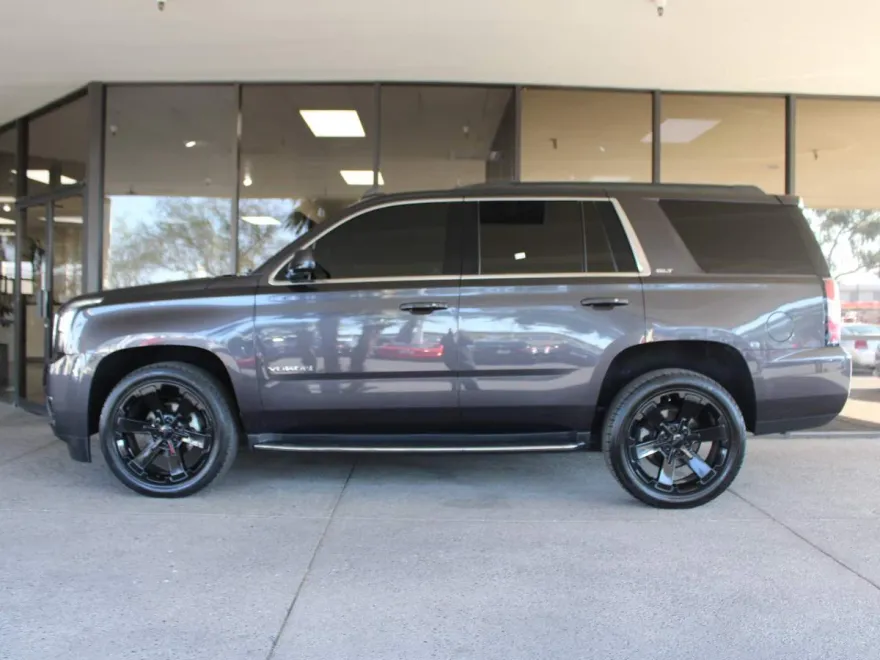 2017 Gmc Yukon SLT photo 1