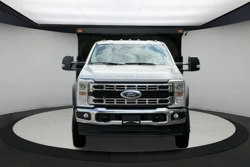 2024 Ford F-550 XL photo 1