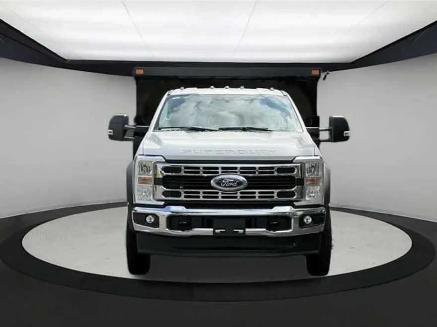 2024 Ford F-550 XL photo 1