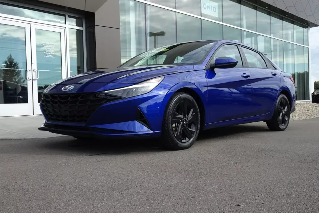 2022 Hyundai Elantra SEL photo 1