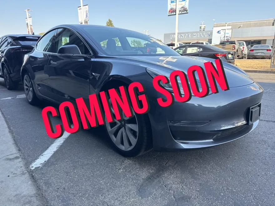 2020 Tesla Model 3 Standard Range Plus photo 1