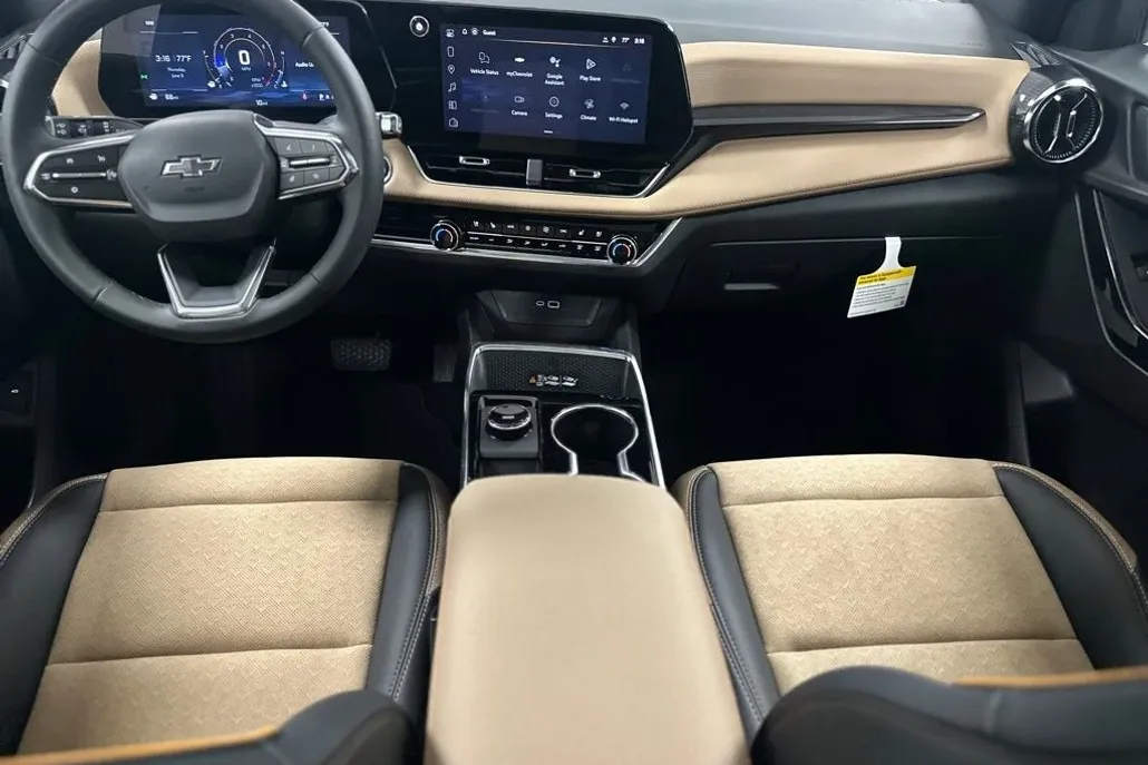 2026 Chevrolet Equinox ACTIV photo 1