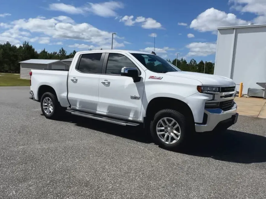 2019 Chevrolet Silverado 1500 LT photo 1