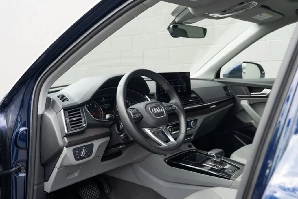 2022 Audi Q5 45 S line Premium photo 1