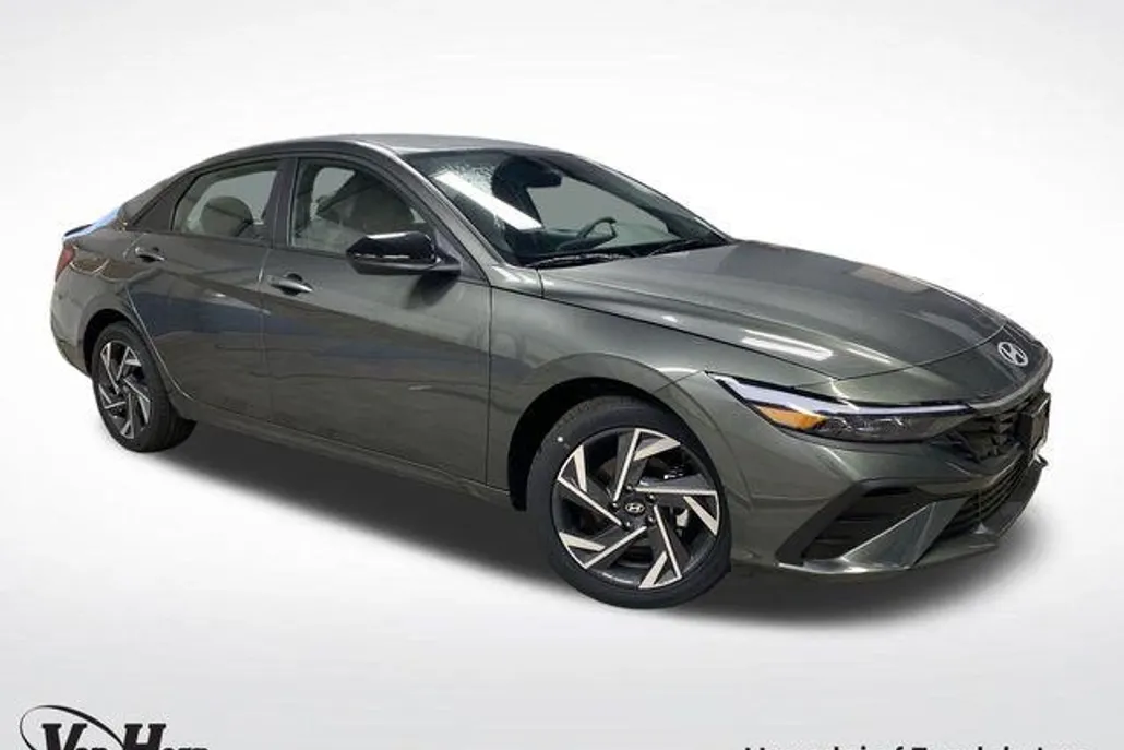 2025 Hyundai Elantra SEL Sport photo 1
