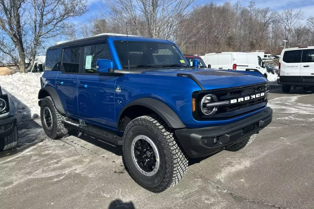 2024 Ford Bronco Outer Banks photo 1