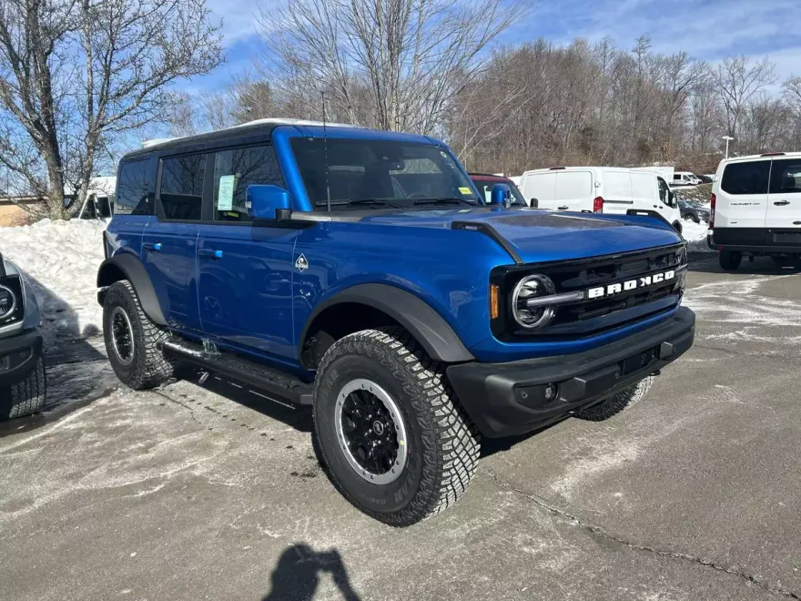 2024 Ford Bronco Outer Banks photo 1
