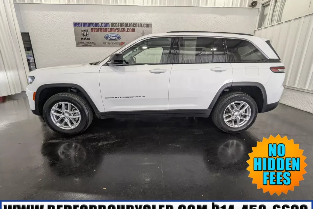 2023 Jeep Grand Cherokee Laredo photo 1