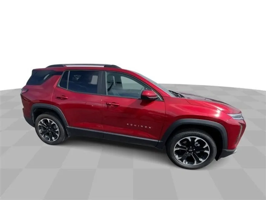 2025 Chevrolet Equinox LT photo 1