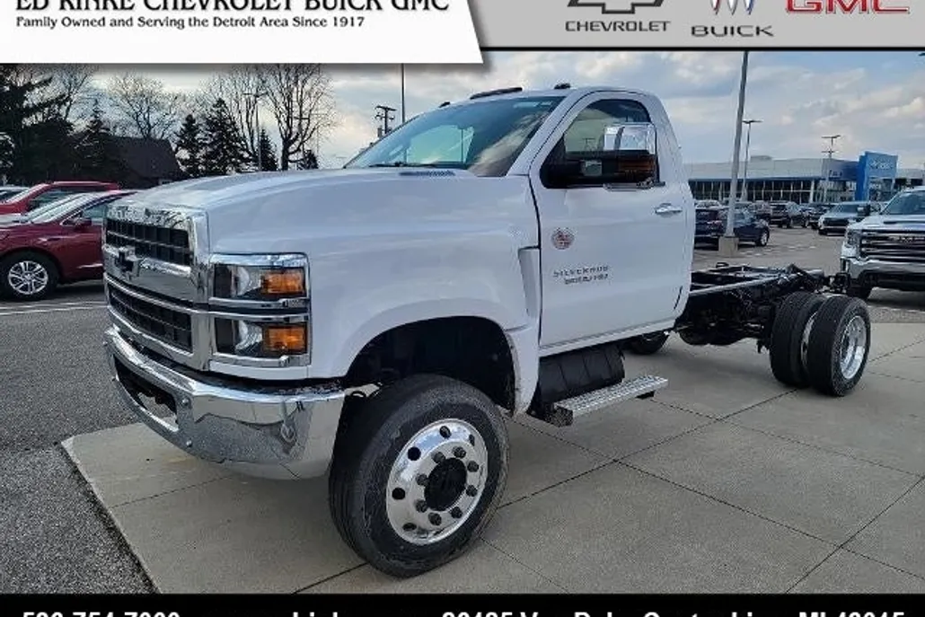 2024 Chevrolet Silverado 6500HD Work Truck photo 1