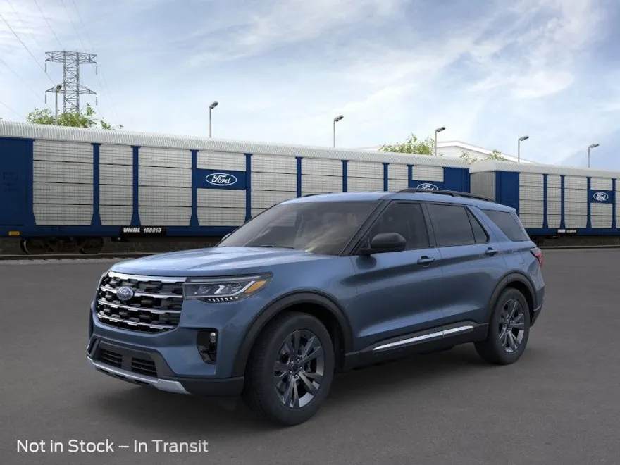 2025 Ford Explorer photo 1