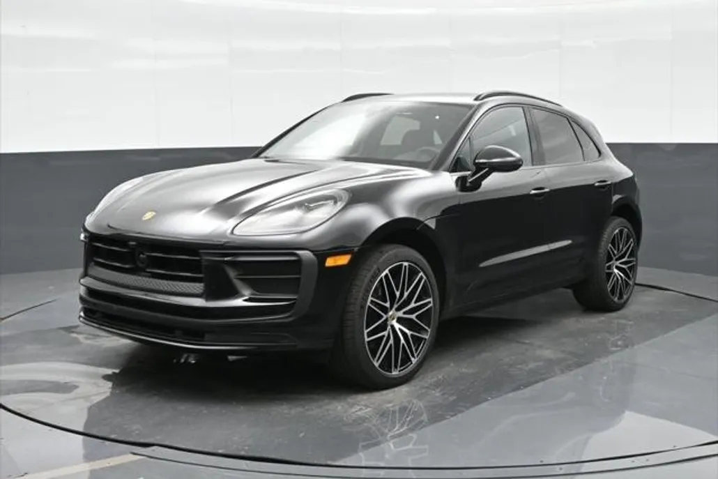 2024 Porsche Macan photo 1