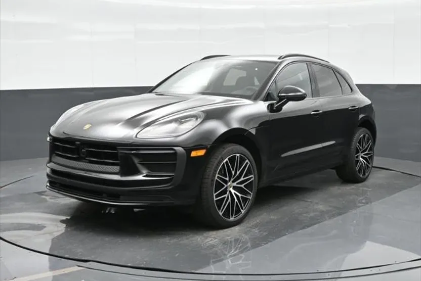 2024 Porsche Macan photo 1