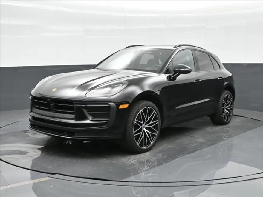 2024 Porsche Macan photo 1