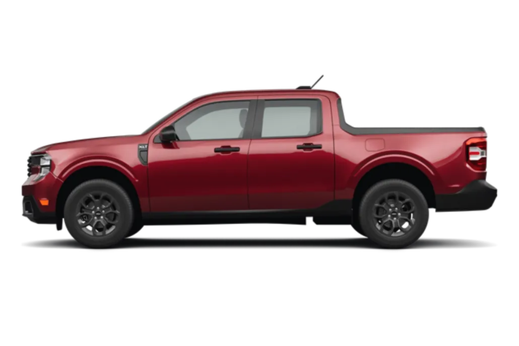 2025 Ford Maverick XLT photo 1