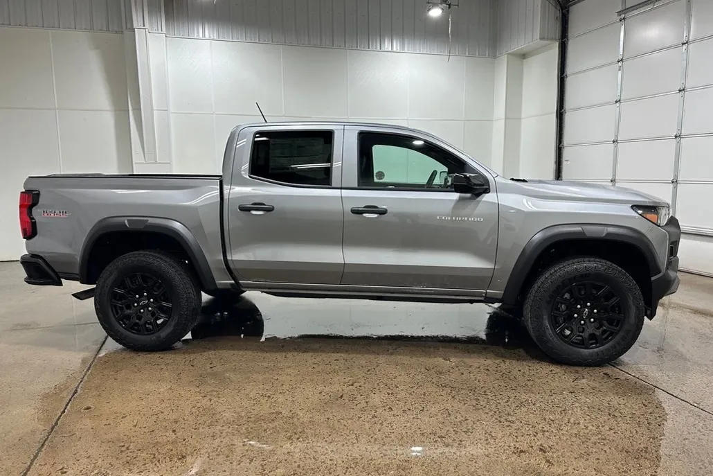 2026 Chevrolet Colorado Trail Boss photo 1