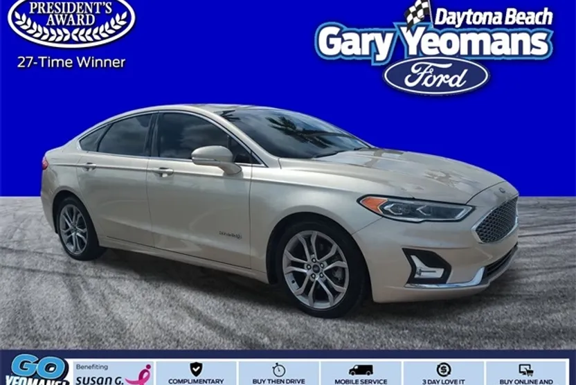 2019 Ford Fusion Hybrid Titanium photo 1
