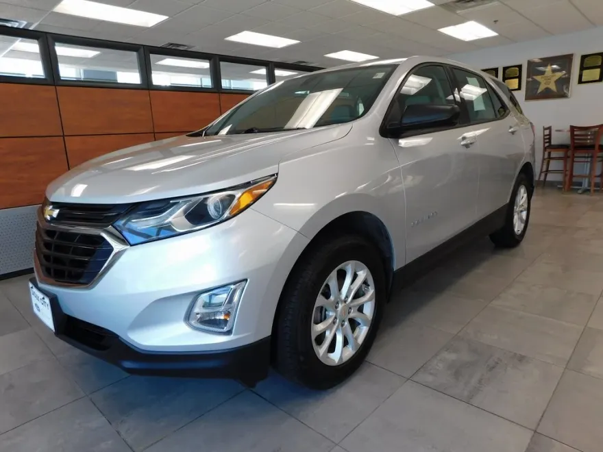 2018 Chevrolet Equinox LS photo 1