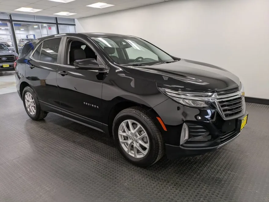 2022 Chevrolet Equinox LT photo 1