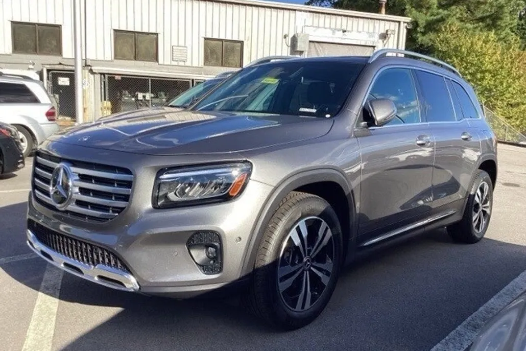 2025 Mercedes Benz GLB 250 photo 1