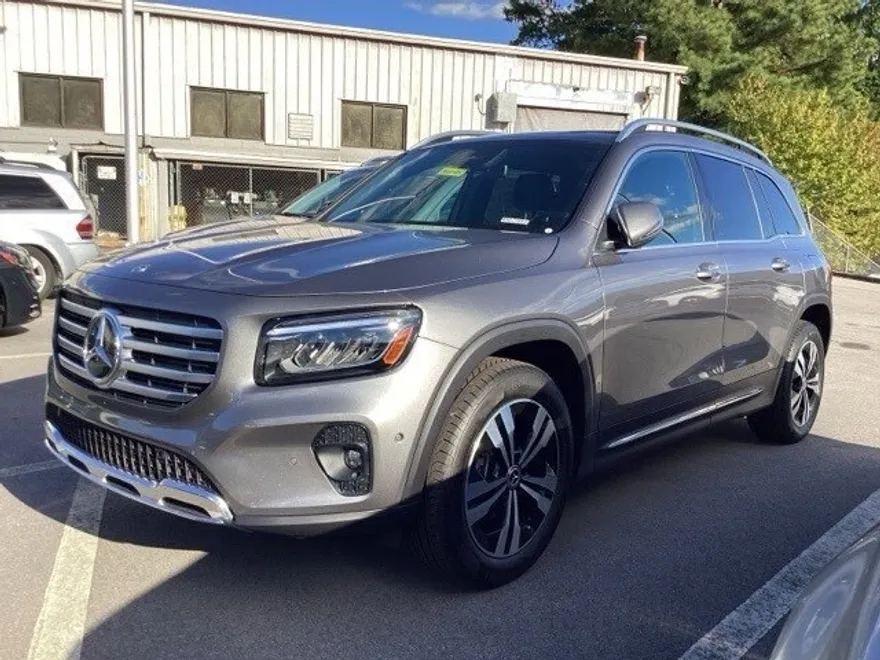 2025 Mercedes Benz GLB 250 photo 1