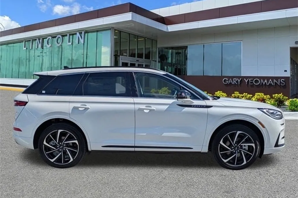 2025 Lincoln Corsair Grand Touring photo 1