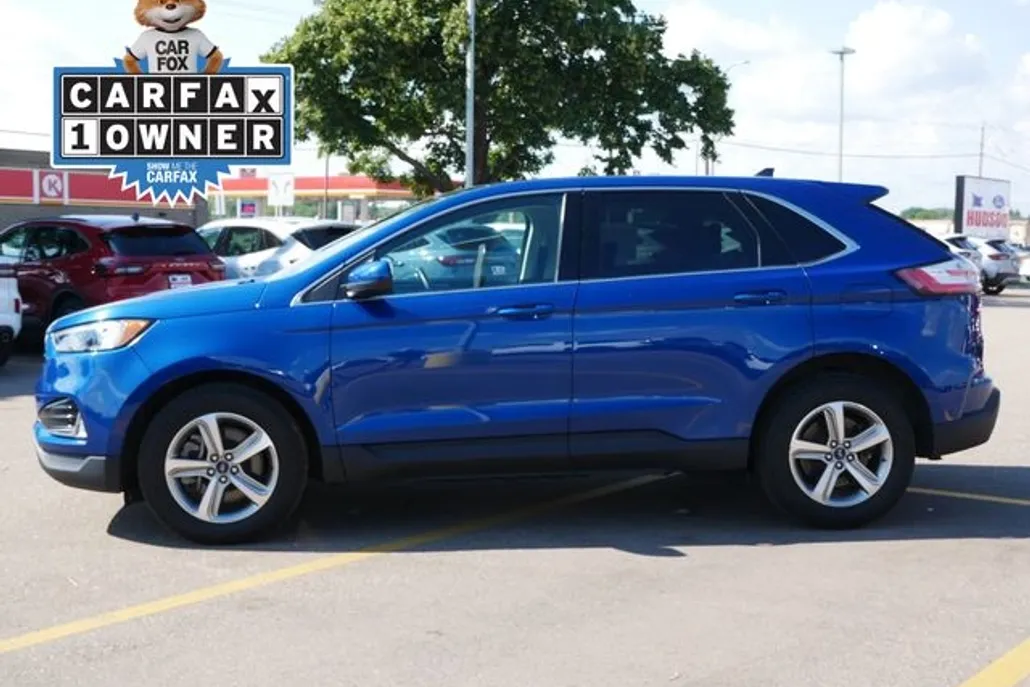 2022 Ford Edge SEL photo 1