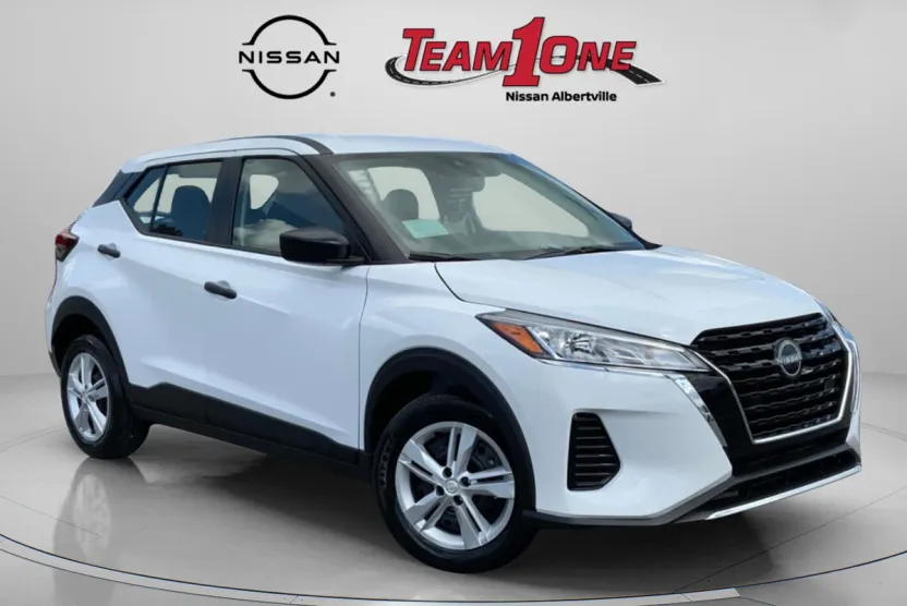 2025 Nissan Kicks Play S photo 1