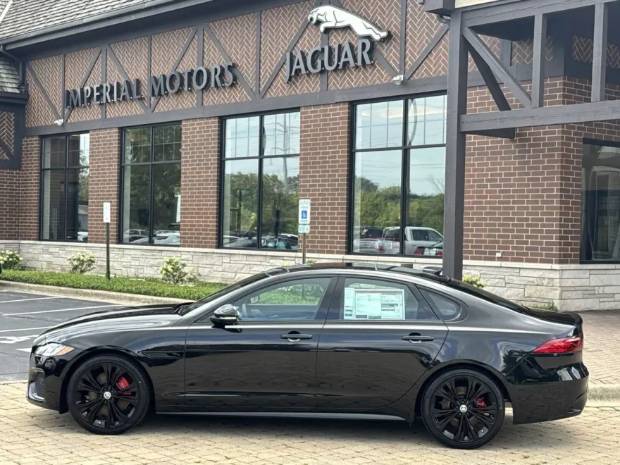 2024 Jaguar XF P300 R-Dynamic SE photo 1