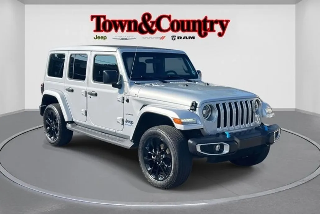 2023 Jeep Wrangler 4xe Sahara photo 1