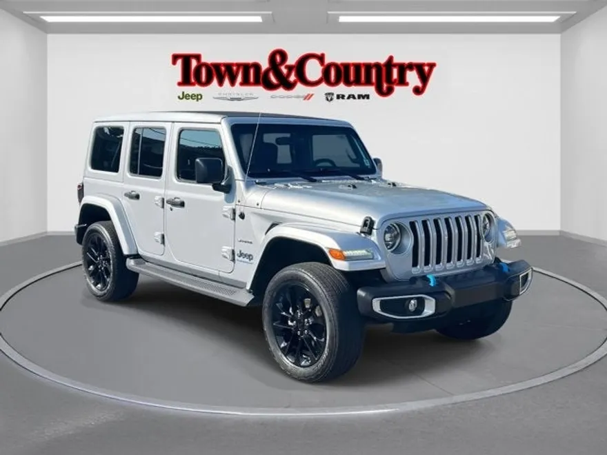 2023 Jeep Wrangler 4xe Sahara photo 1