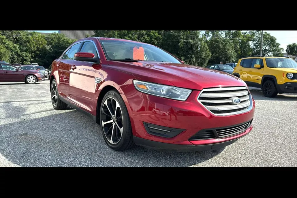 2014 Ford Taurus SEL photo 1