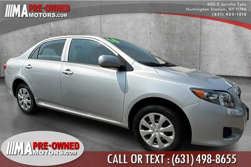 2010 Toyota Corolla LE photo 1