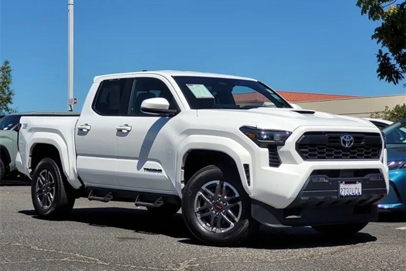 2024 Toyota Tacoma TRD Sport photo 1