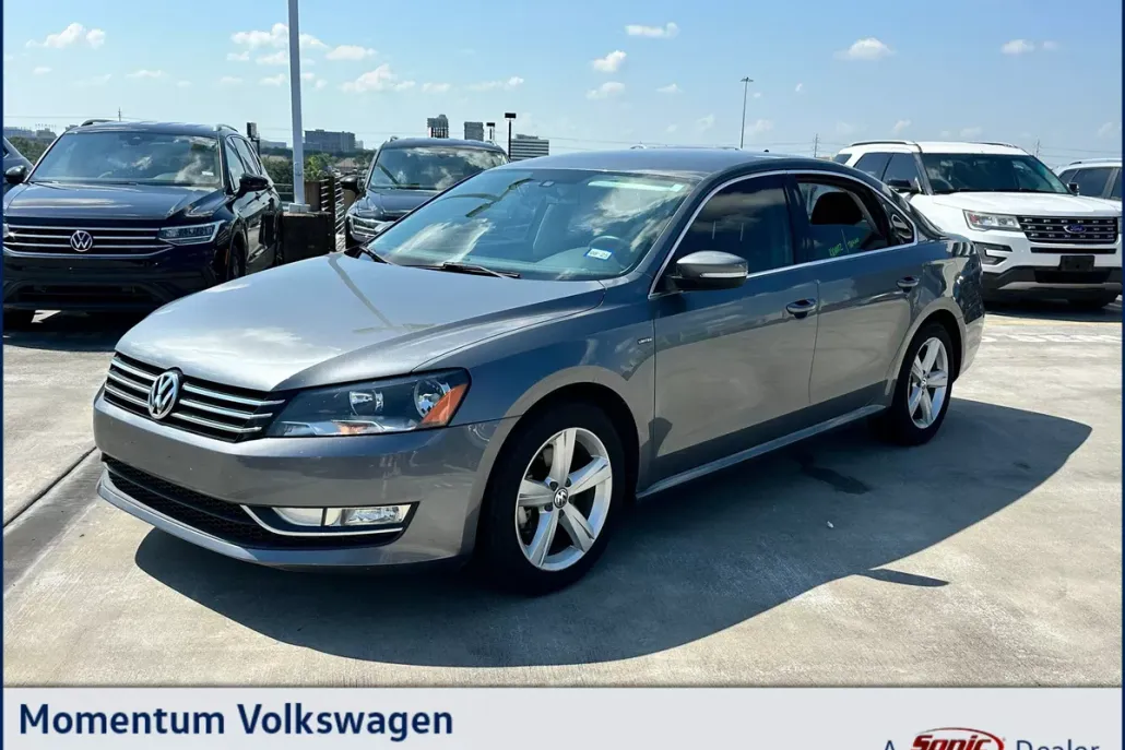 2015 Volkswagen Passat Limited photo 1