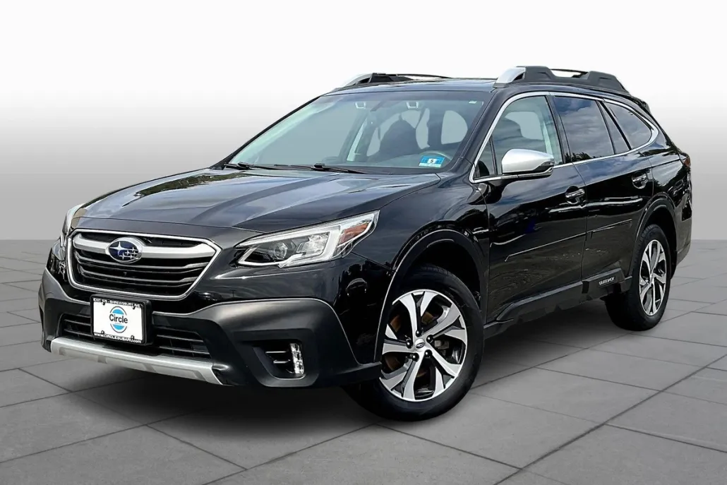 2020 Subaru Outback Touring photo 1
