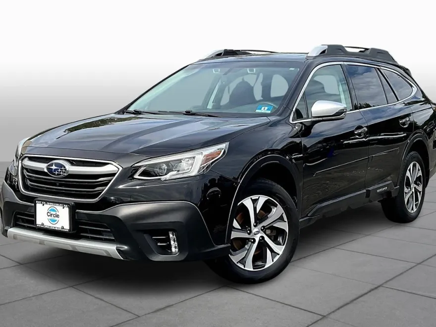 2020 Subaru Outback Touring photo 1