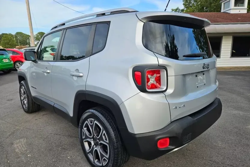 2015 Jeep Renegade Limited Sport photo 1