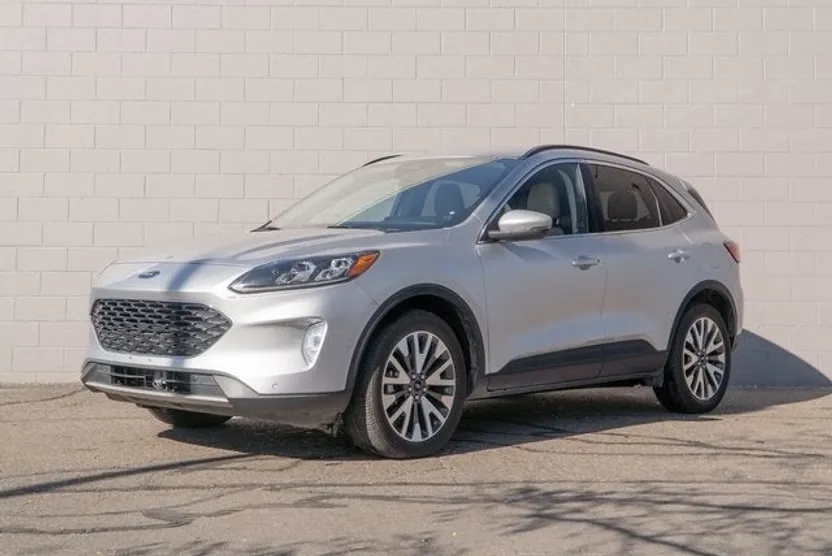 2020 Ford Escape Titanium photo 1