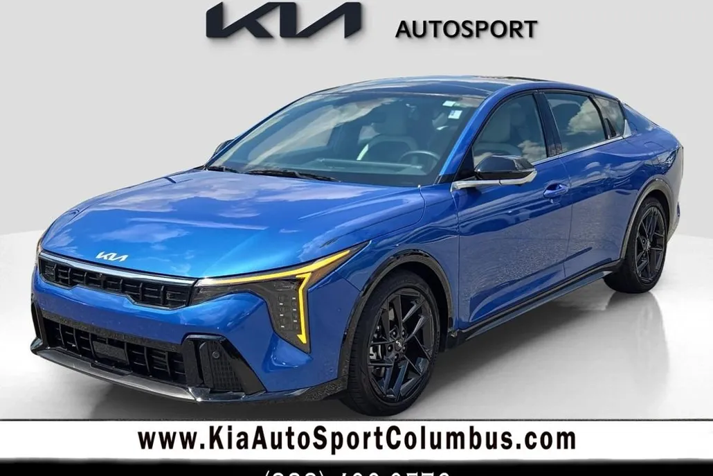 2025 Kia K4 GT-Line Turbo photo 1