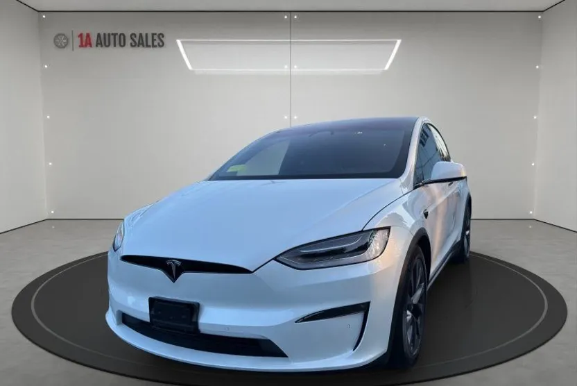 2022 Tesla Model X Plaid photo 1