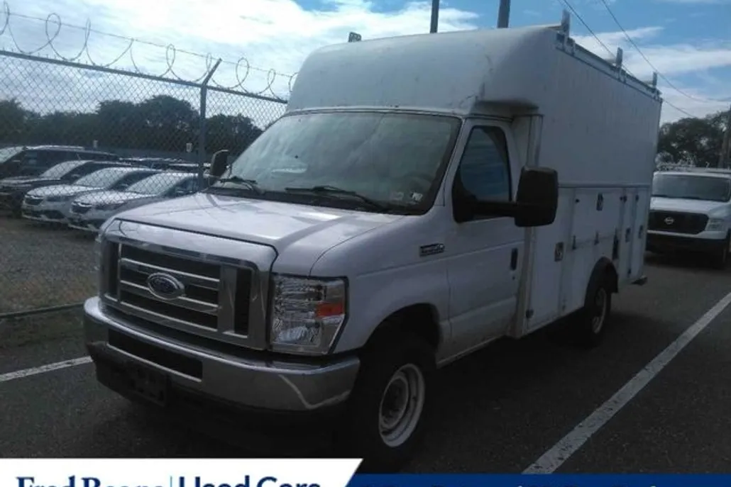 2022 Ford E-350 photo 1