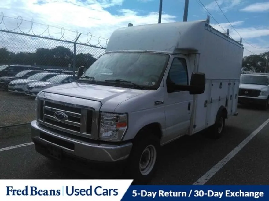 2022 Ford E-350 photo 1
