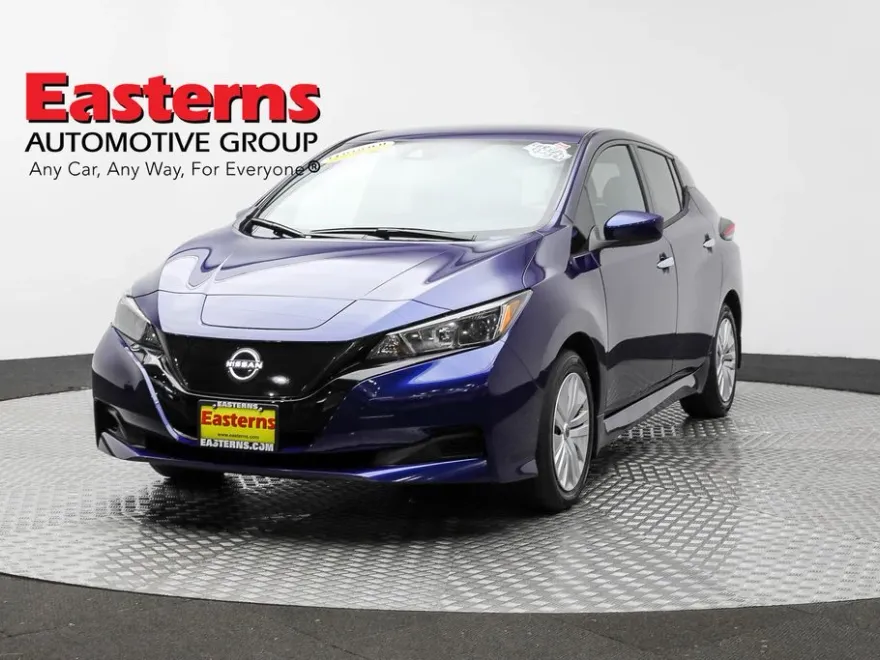 2025 Nissan Leaf S photo 1