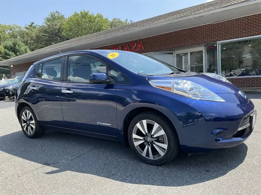 2017 Nissan Leaf SV photo 1