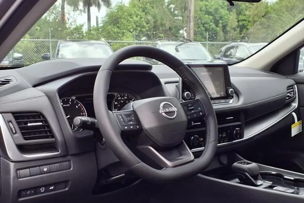 2026 Nissan Rogue SV photo 1