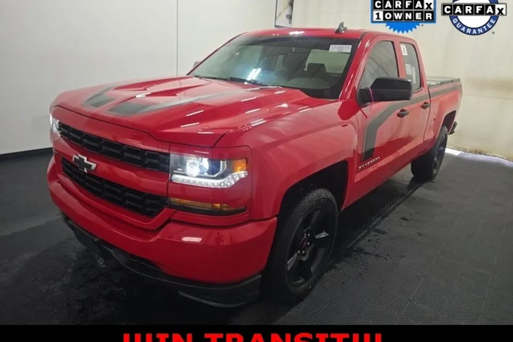 2018 Chevrolet Silverado 1500 Custom photo 1