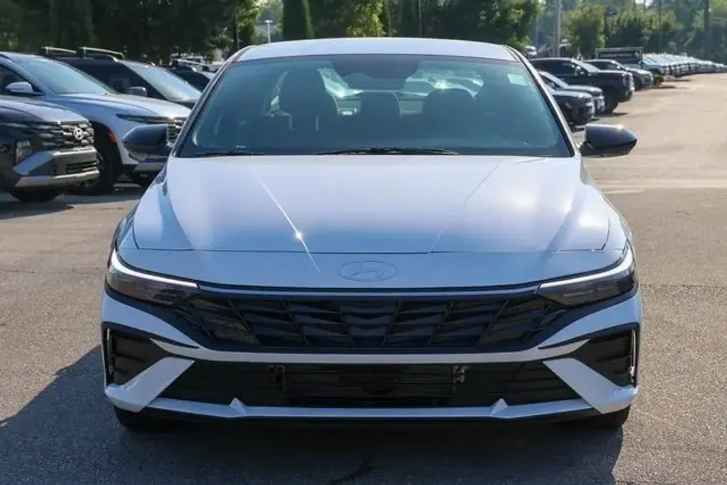 2025 Hyundai Elantra Hybrid SEL Sport photo 1