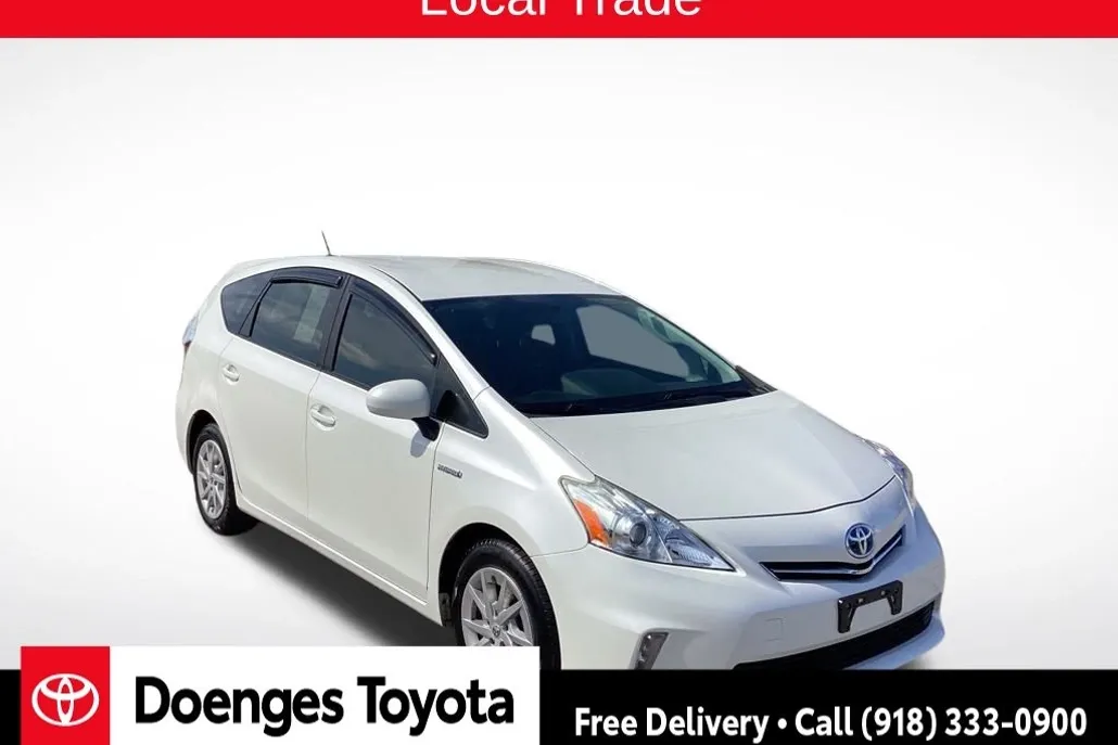 2014 Toyota Prius V Three photo 1